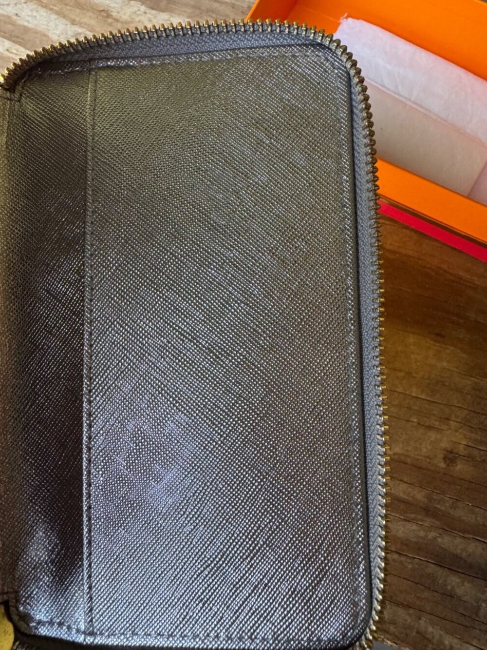 Kate Spade Neda Wellesley Wallet NWT Metallic Bronze Saffiano Zip Around Box - Picture 6 of 7